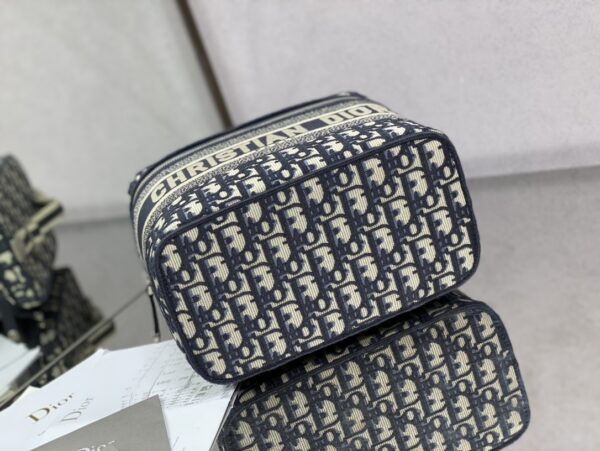 DIOR TRAVEL VANITY