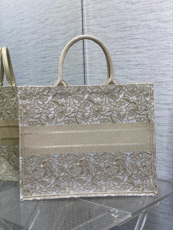 LARGE DIOR BOOK TOTE