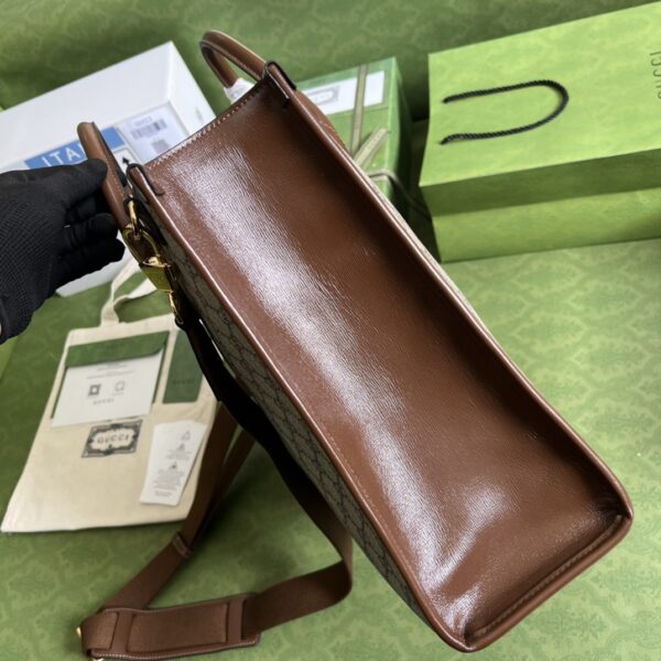 Gucci Medium tote bag with Interlocking G