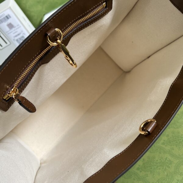Gucci Medium tote bag with Interlocking G