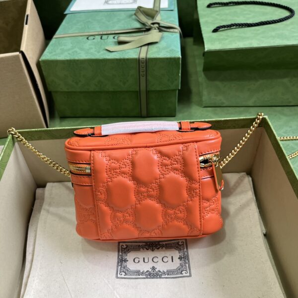 Gucci GG MATELASSÉ TOP HANDLE MINI BAG