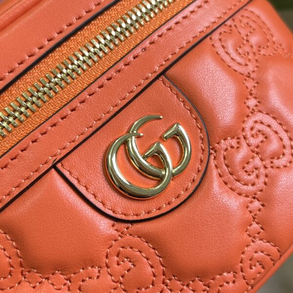 Gucci GG MATELASSÉ TOP HANDLE MINI BAG