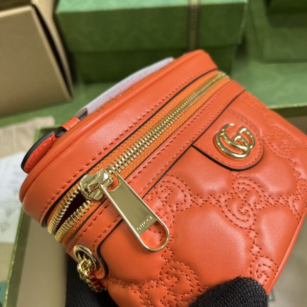 Gucci GG MATELASSÉ TOP HANDLE MINI BAG