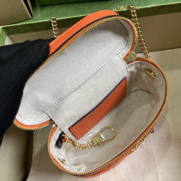 Gucci GG MATELASSÉ TOP HANDLE MINI BAG