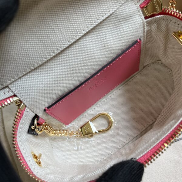 Gucci GG MATELASSÉ TOP HANDLE MINI BAG