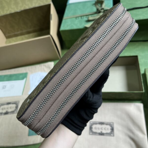 Gucci JUMBO GG TRAVEL DOCUMENT CASE