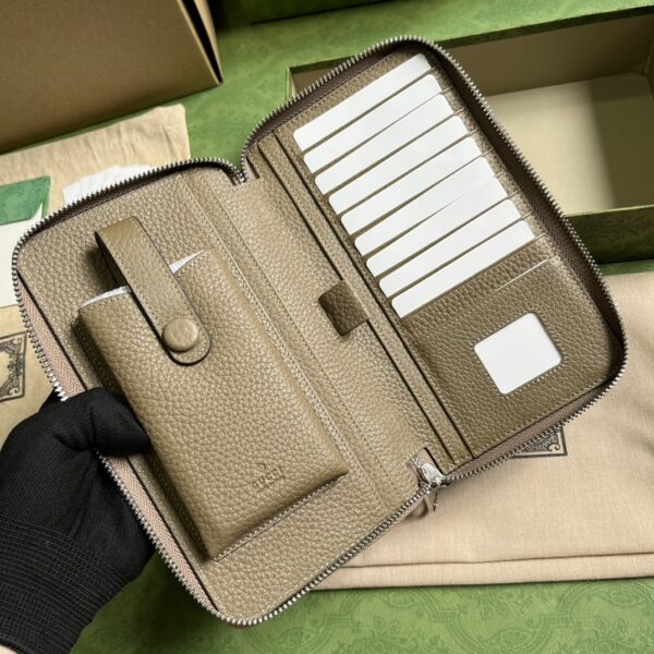 Gucci JUMBO GG TRAVEL DOCUMENT CASE