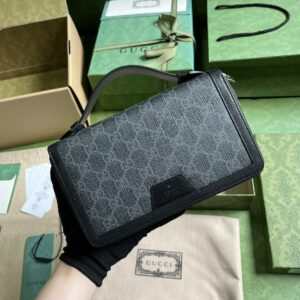 Gucci JUMBO GG TRAVEL DOCUMENT CASE