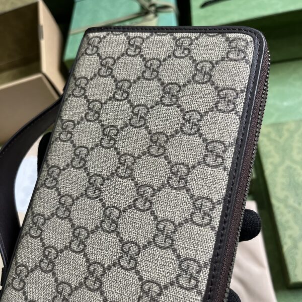 Gucci JUMBO GG TRAVEL DOCUMENT CASE