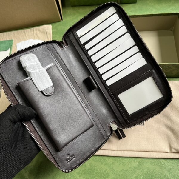 Gucci JUMBO GG TRAVEL DOCUMENT CASE