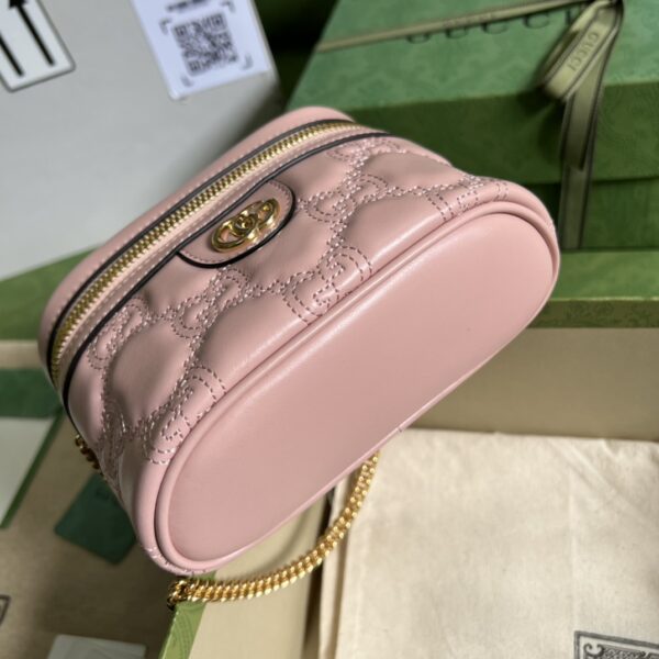 Gucci GG MATELASSÉ TOP HANDLE MINI BAG