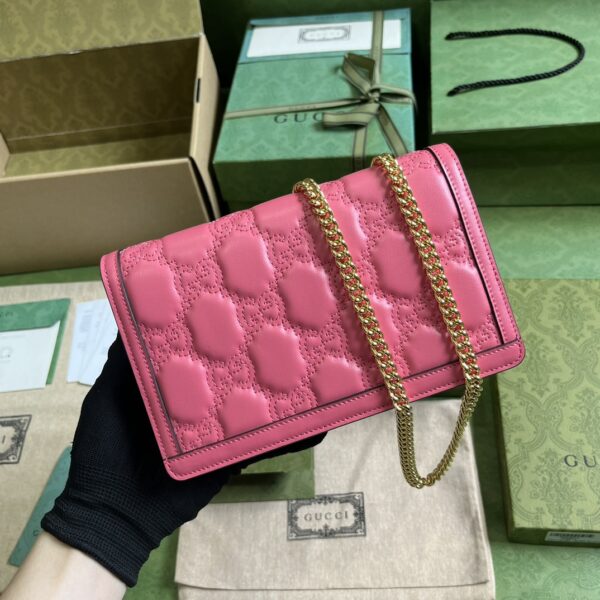 Gucci GG MATELASSÉ CHAIN WALLET