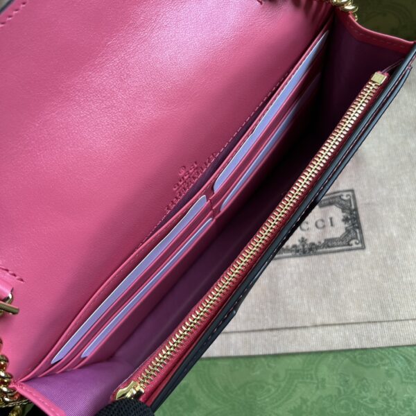 Gucci GG MATELASSÉ CHAIN WALLET