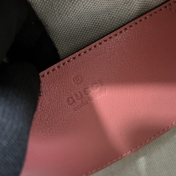 Gucci Blondie top handle bag