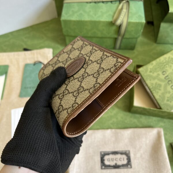 GUCCI GG PASSPORT CASE WITH INTERLOCKING G