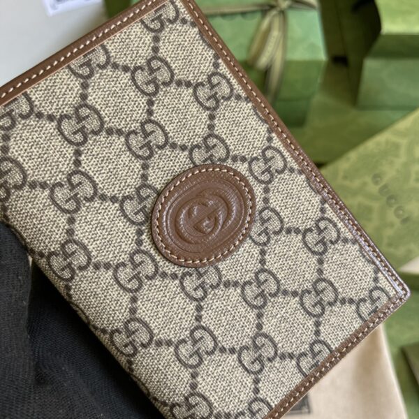 GUCCI GG PASSPORT CASE WITH INTERLOCKING G