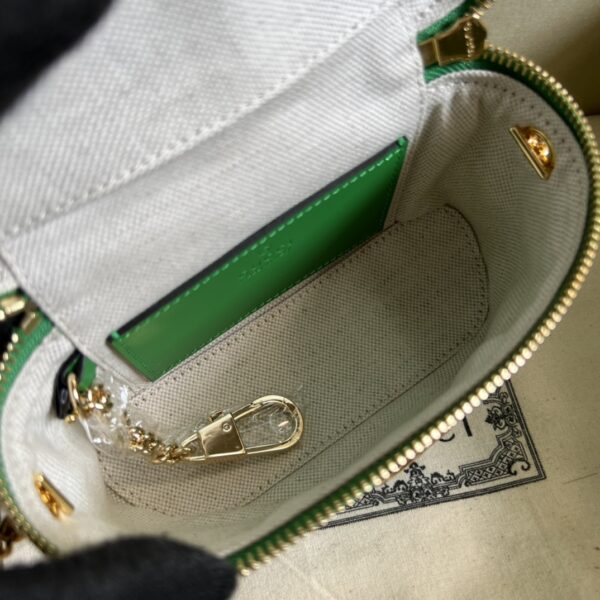 Gucci GG MATELASSÉ TOP HANDLE MINI BAG
