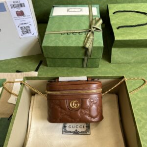 Gucci GG MATELASSÉ TOP HANDLE MINI BAG