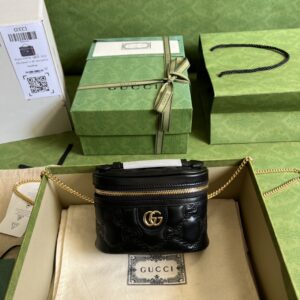 Gucci GG MATELASSÉ TOP HANDLE MINI BAG