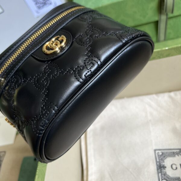 Gucci GG MATELASSÉ TOP HANDLE MINI BAG