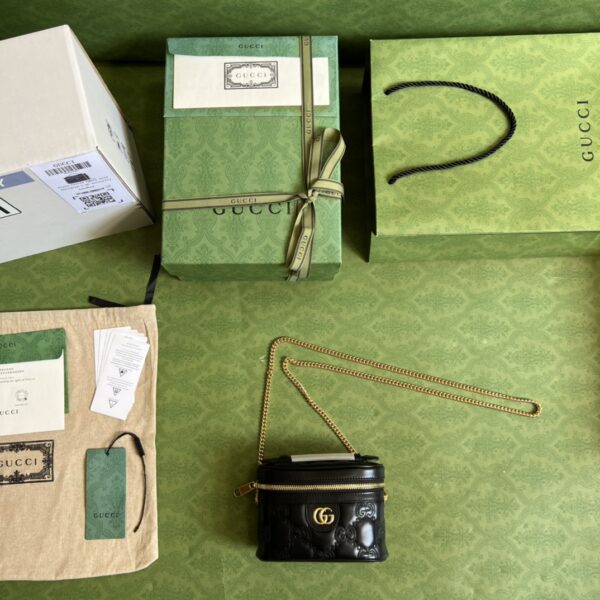 Gucci GG MATELASSÉ TOP HANDLE MINI BAG