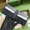 WALLET WITH CUT-OUT INTERLOCKING G
