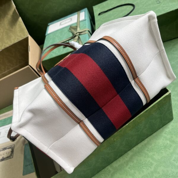 Gucci MEDIUM INTERLOCKING G TOTE BAG
