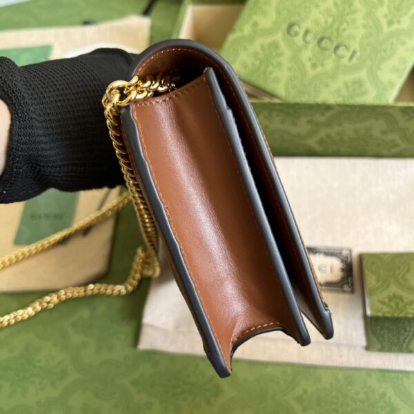Gucci GG MATELASSÉ CHAIN WALLET