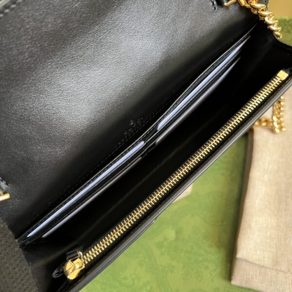 Gucci GG MATELASSÉ CHAIN WALLET