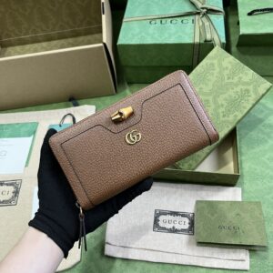 Gucci Diana Wallet