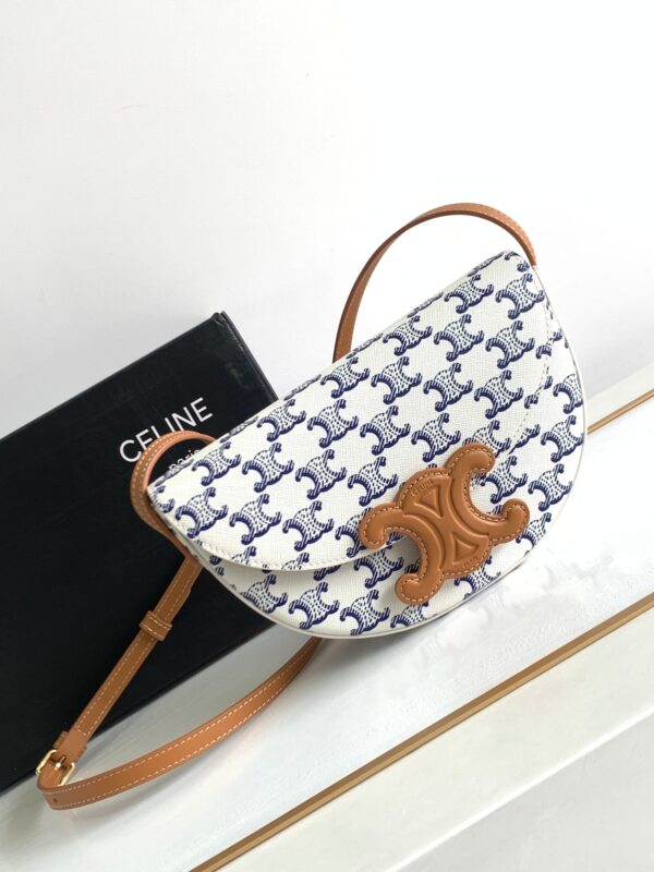 CELINE BESACE CUIR TRIOMPHE