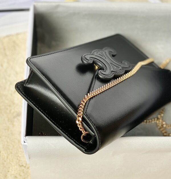 CELINE WALLET ON CHAIN TRIOMPHE