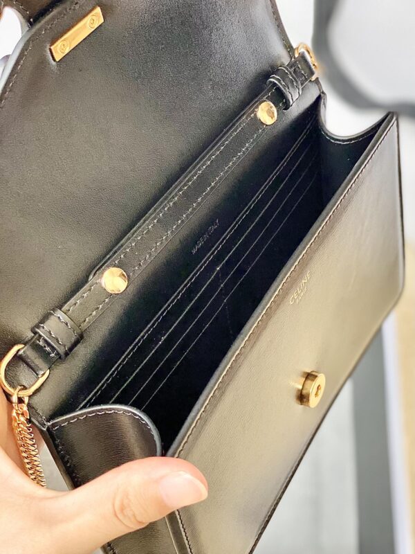 CELINE WALLET ON CHAIN TRIOMPHE