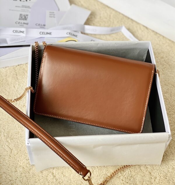 CELINE WALLET ON CHAIN TRIOMPHE