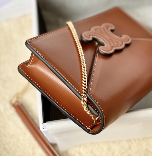 CELINE WALLET ON CHAIN TRIOMPHE