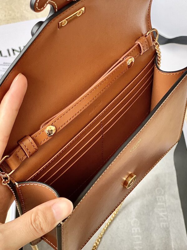CELINE WALLET ON CHAIN TRIOMPHE