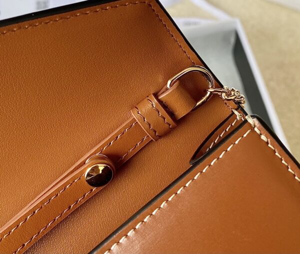 CELINE WALLET ON CHAIN TRIOMPHE