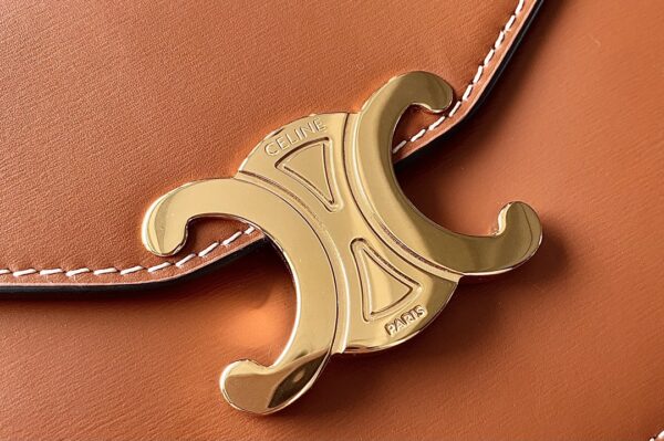 CELINE WALLET ON CHAIN TRIOMPHE