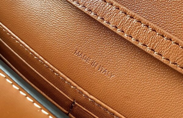 CELINE WALLET ON CHAIN TRIOMPHE