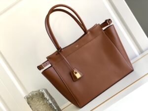 Celine Bourgeois Shopper