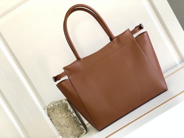 Celine Bourgeois Shopper