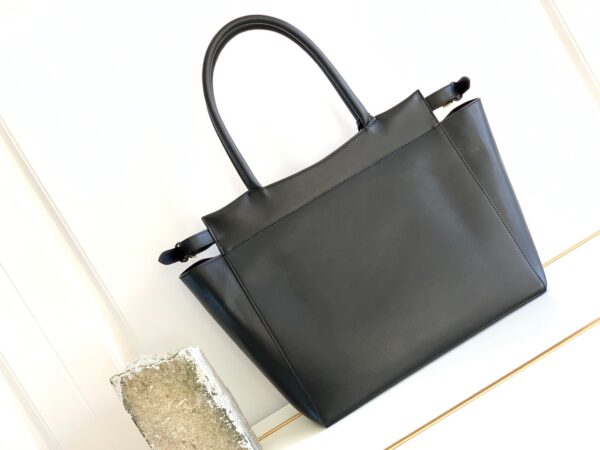Celine Bourgeois Shopper