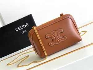CELINE CLUTCH ON CHAIN CUIR TRIOMPHE