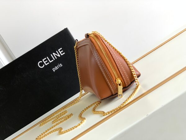 CELINE CLUTCH ON CHAIN CUIR TRIOMPHE