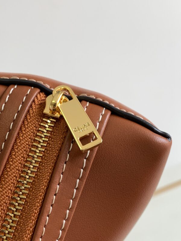 CELINE CLUTCH ON CHAIN CUIR TRIOMPHE