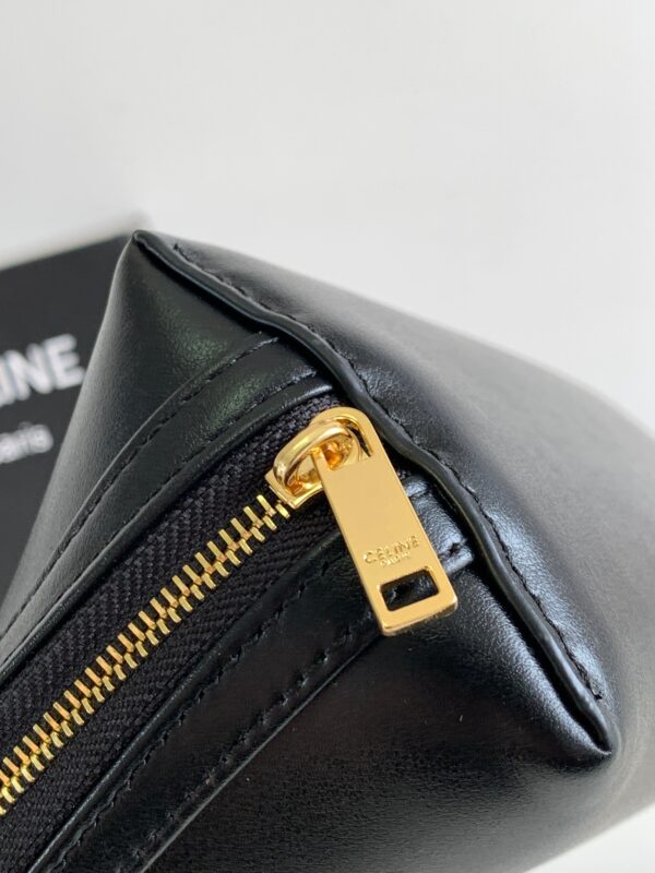 CELINE CLUTCH ON CHAIN CUIR TRIOMPHE