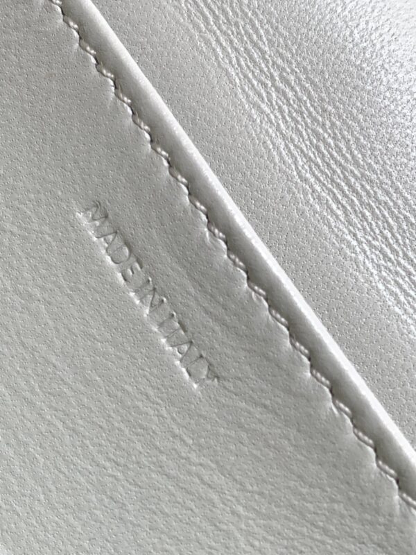 CHAIN SHOULDER BAG MATELASSE MONOCHROME CELINE IN QUILTED GOATSKIN