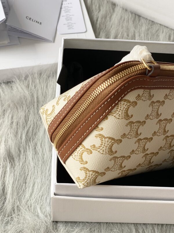 CELINE CLUTCH WITH CHAIN