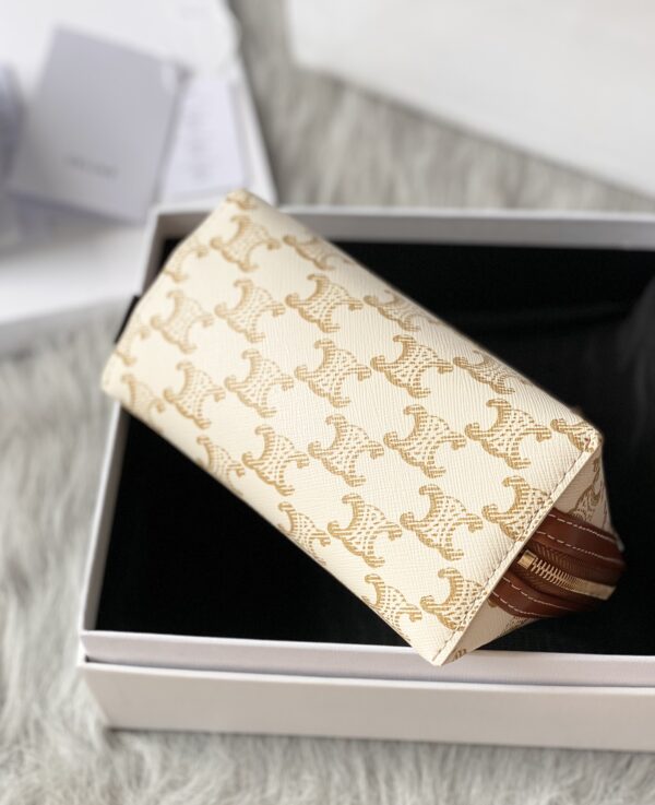 CELINE CLUTCH WITH CHAIN