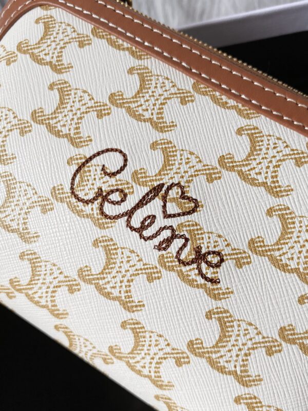 CELINE CLUTCH WITH CHAIN